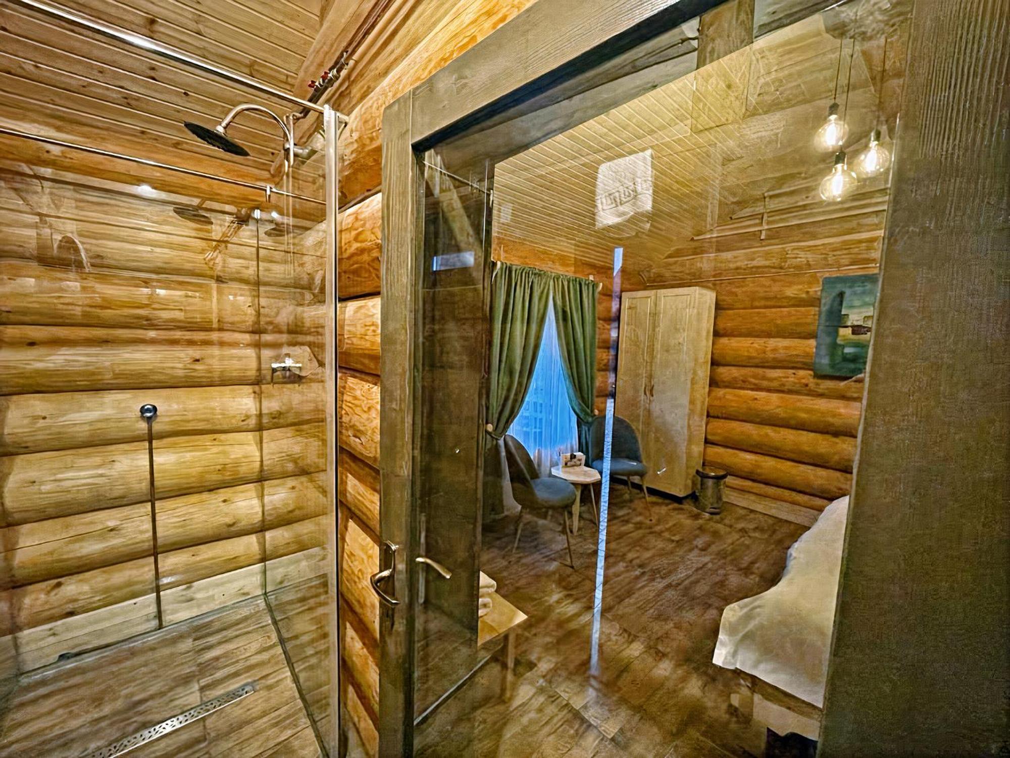 Hotel Q 3*